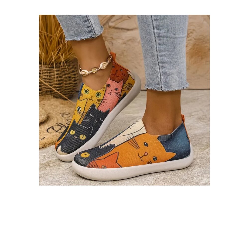 Slip-On Sneakers for Women Size 7 | Casual Lightweight Cat Pattern | Fabric - Picture 4 of 4